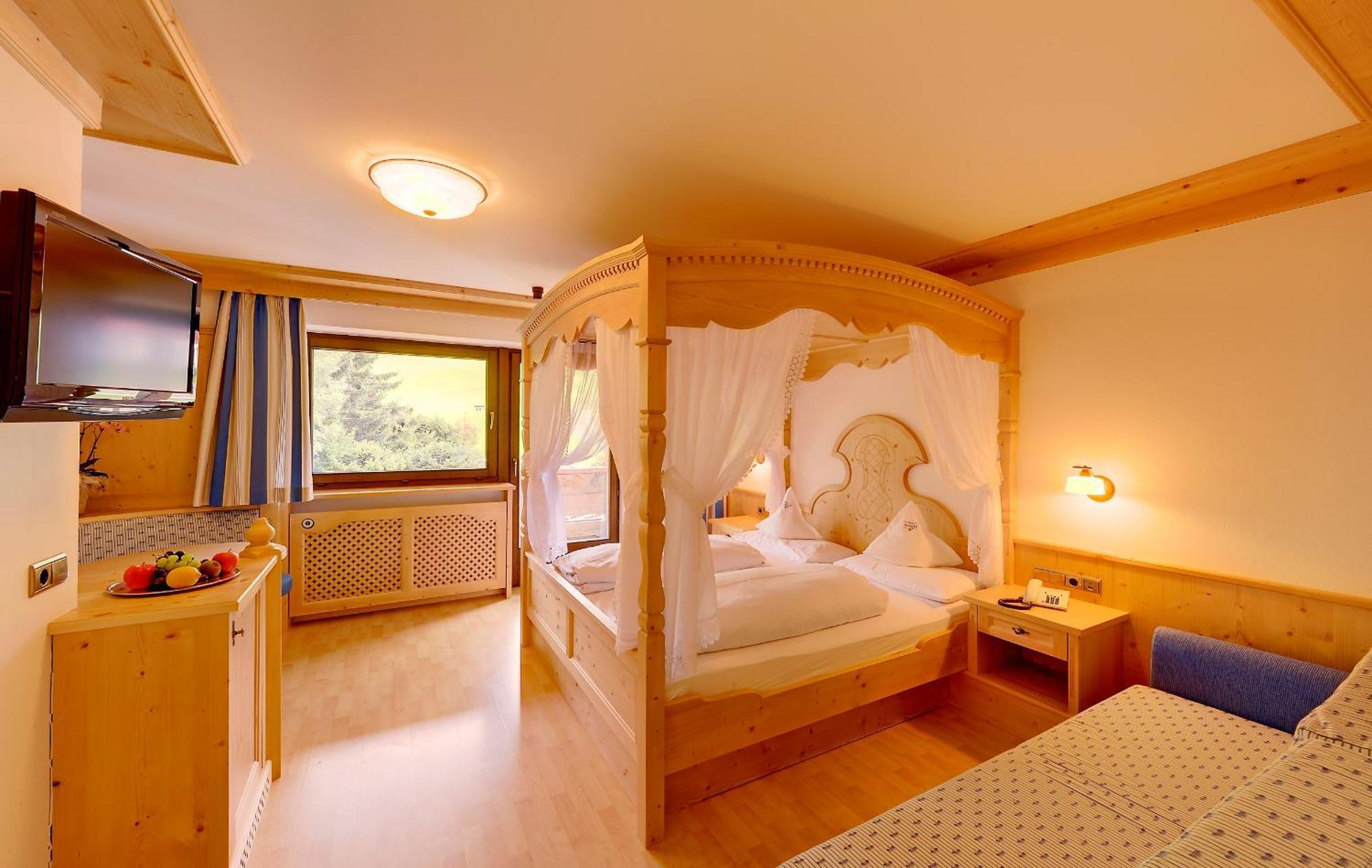 Hotel Alaska Selva di Val Gardena Camera foto
